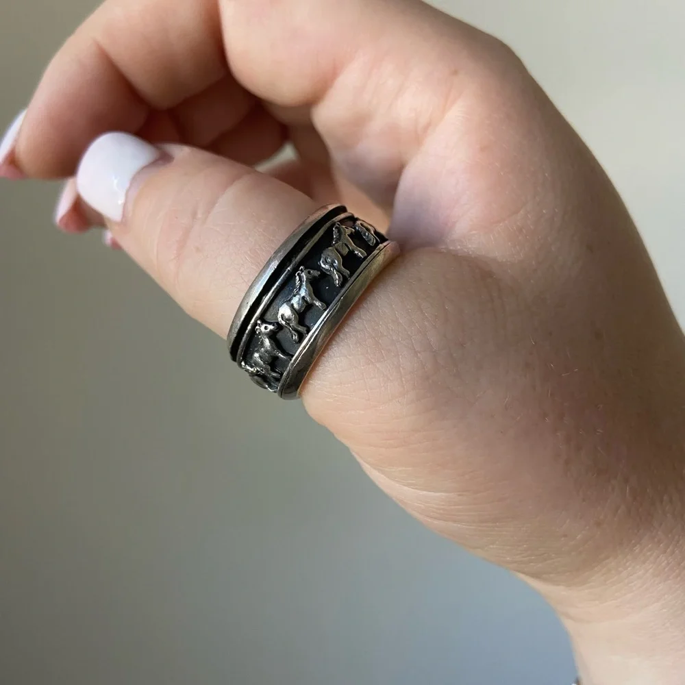 Sterling silver spinning storyteller horses ring, size 11